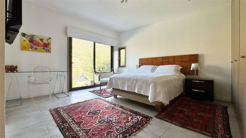 Casa En Venta De 4 Dorm. En Lo Barnechea