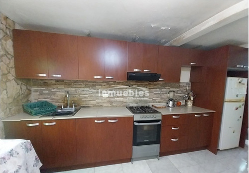 Town House Urb. Las Brisas - Cua  Remodelado Con Terreno Precio De Oportunidad