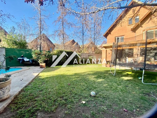 Casa En Condominio Aislada Con Gran Terreno, Imperdible!!!!