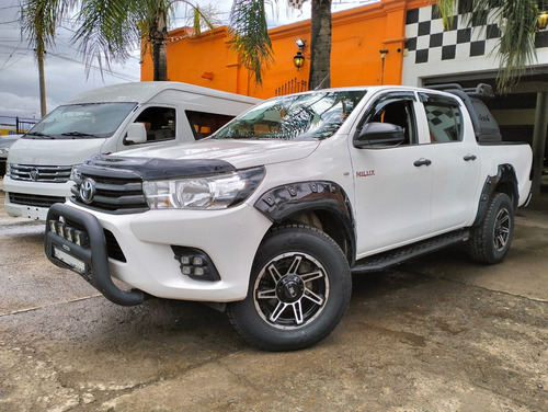 Toyota Hilux 2.8 Tdi Cabina Doble Mt
