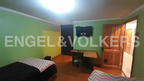 Venta De Hostal Funcionando Con Casa Amoblada En Parcela.