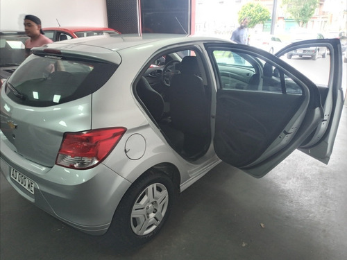 Imagen 14 de 15 de Chevrolet Onix 2018 1.4 Joy Ls + 98cv