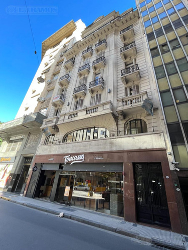 Edificio De Oficinas Para Reciclar Para Viviendas