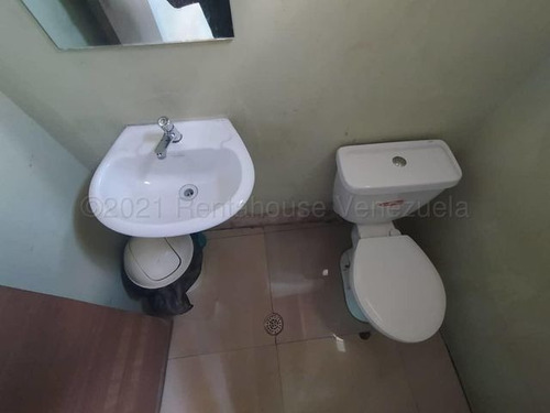 Imagen 3 de 30 de Galpón En Venta En El Centro De Barquisimeto Lara (0.4.2.4.5.9.3.7.5.4.2), Rent-a-house Centro Occidente Mls Código: 22-6763, Cuenta Con 347 Mts2, 2 Baños, Cuenta Con 4 Puestos De Estacionamientos