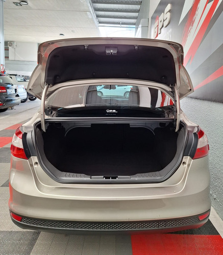 Ford Focus III 1.6 Sedan S