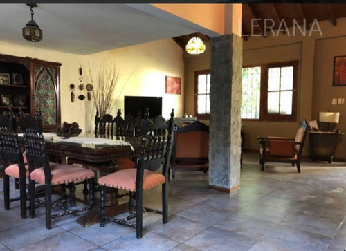 Imagen 1 de 7 de Venta Chalet 5 Ambientes Parque Piscina Villa Udaondo