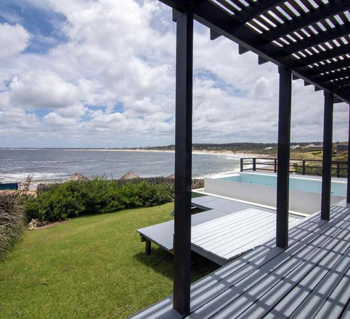 Casa Sobre La Playa En José Ignacio