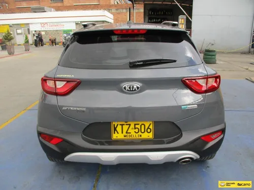Kia Stonic Zenith Hybrid 4x2 1000cc Mt Aa