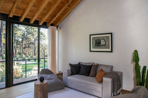 Imagen 4 de 25 de Fairway 5, Casa Amueblada De Lujo En Venta Con Vista Al Bosque