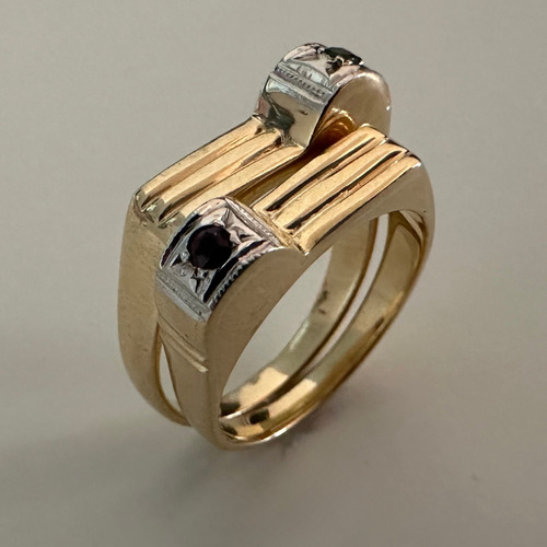 Par De Anéis Em Ouro 18k,um Com Esmeralda E Outro Comrubi. (Usado)
