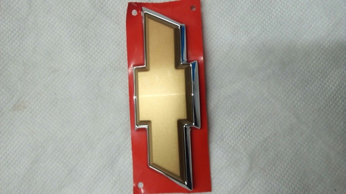 Escudo Portón Chevrolet Corsa Wagon 09/ Legítimo Gm