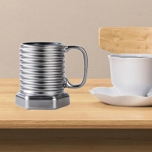 Ii Taza Del Desayuno Del Agua De La Colección De De Plata