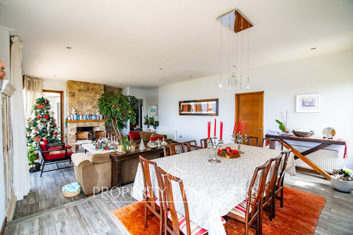 Increíble Casa Mediterranea En Venta Con Gran Terr...
