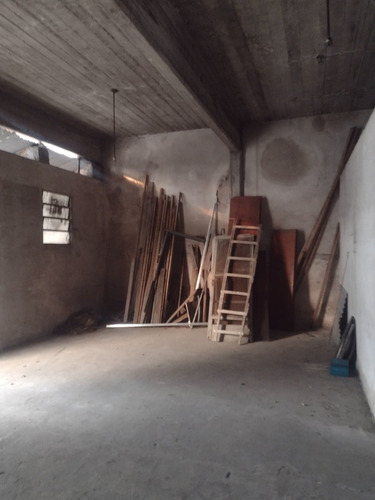 Imagen 6 de 11 de Venta - 2 Locales - Depto 3 Amb - Galpon - L. M Campos 4347 - Caseros
