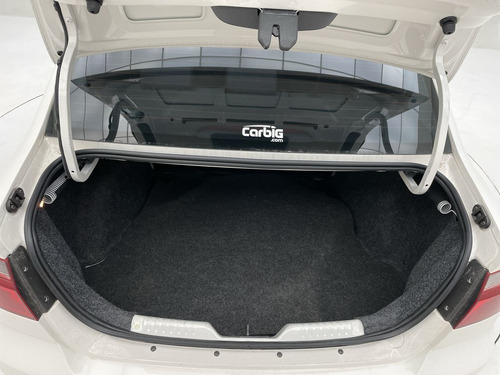 Imagem 10 de 14 de Volkswagen Voyage 1.6 Msi Flex 8v 4p