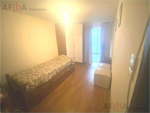 Venta Casa Dos Dormitorios Duplex Patio Parrillero Con Renta Centro Montevideo