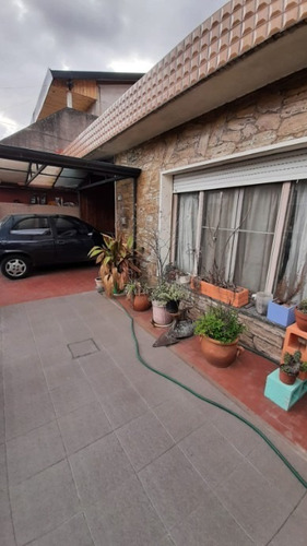 Imagen 6 de 14 de Permuta - Casa Americada De 4 Ambientes En Venta - Moron Sur