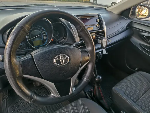 Toyota Yaris 1.5 Core Sedan Mt