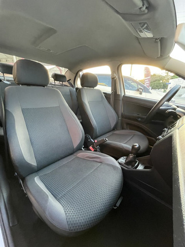 Volkswagen Voyage VOYAGE 1.6 MSI Flex 8V 4p