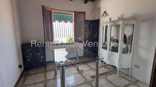 En Venta. Elegante Y Confortable Casa De Dos Niveles, Los Naranjos Del Cafetal