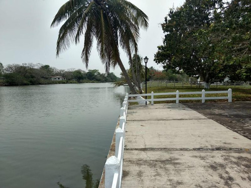 Venta Finca 1.1 Hectáreas 8 Recamaras En Tamiahua, Veracruz.