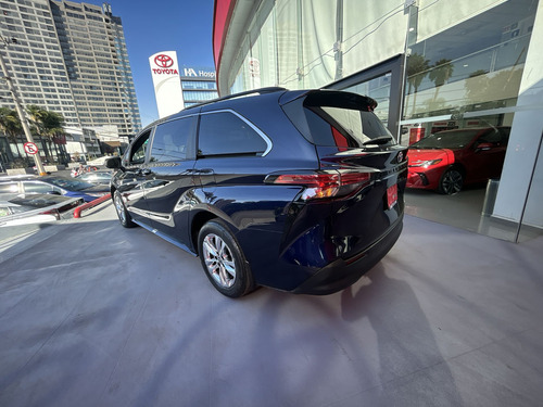 Toyota Sienna XLE PIEL