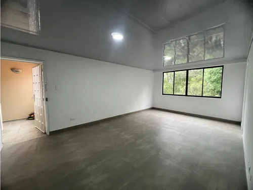Venta De Apartamento En El Occidente, Sector Los Pinos