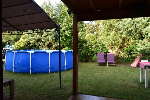 Casa En Venta En Pilar, Barrio La Angélica.