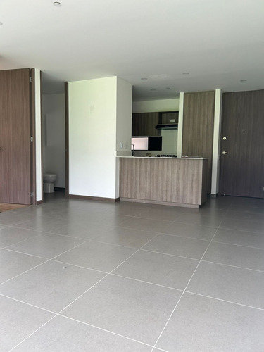 Epic - Apartamento En Venta En Loma Del Escobero, Envigado. A Pocos Metros Del Centro Comercial City Plaza