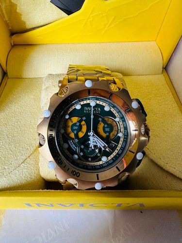 Reloj Pulsera Invicta Edición Venom Fondo Verde Dorado