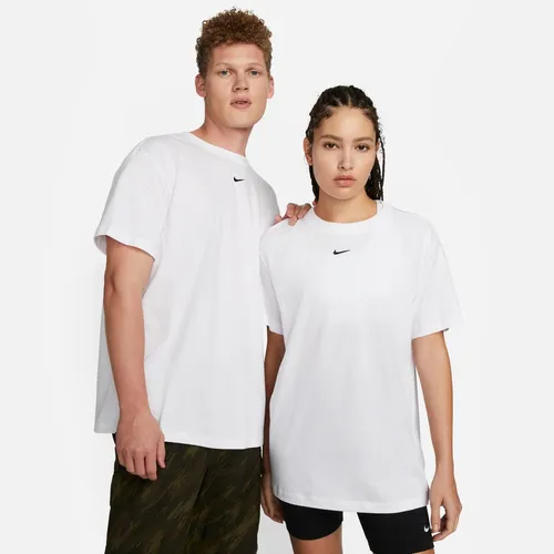 Nike sportswear essential sales top ss