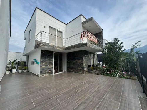 Hermosa Casa Amoblada En Unidad Cerrada Con Piscina En Sopetrán Ideal Para Descanso O Inversión