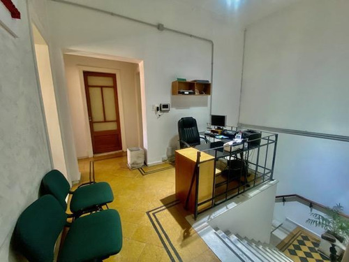 Imagen 15 de 18 de Planta Alta De Estilo / Ideal Uso Profesional Institucional