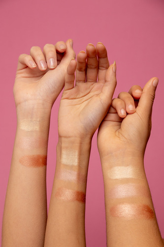 Mazz Make Up Iluminador En Barra Trio Natural Glow Mazz Hidrata duracion 8hs