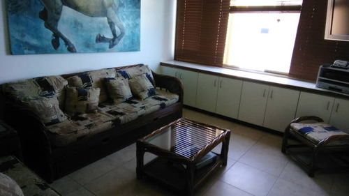 Imagen 2 de 14 de Apartamento En Alquiler En Catia La Mar, Playa Grande