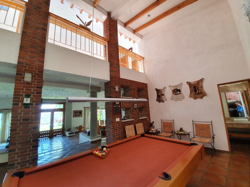 Venta Casa Las Lomas De Dimensiones Monumentales. Alberca Climatizada Y Jardín Plano Con Vistas Espectaculares Y Todos Los Servicios En Fracc Rancho San Diego Ixtapan De La Sal Edomex