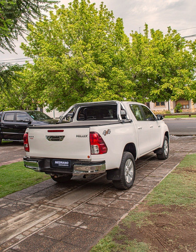 Imagen 7 de 21 de Toyota Hilux 2.8 Sr 4x4 2016