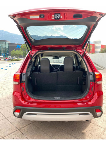 Imagen 8 de 15 de Mitsubishi Outlander 2.4 Se Plus Cvt 2020