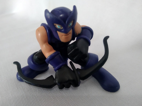 Hawkeye Con Detalle Avengers Super Hero Squad Hasbro 