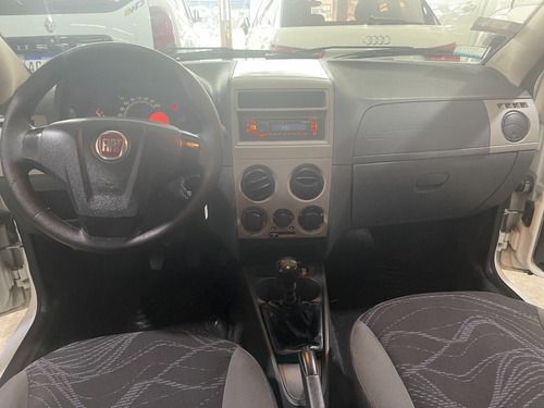 Imagen 11 de 15 de Fiat Palio Fire 1.4 2014