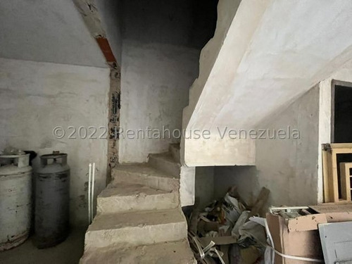 Imagen 12 de 27 de Townhouse En Venta Conj Resid Karol Home Ii, Prolongación Av. Aragua 23-12730 Hc