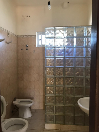 Imagen 3 de 12 de Casa De Altos En El Cerro, A Dos Cuadras De La Playa!