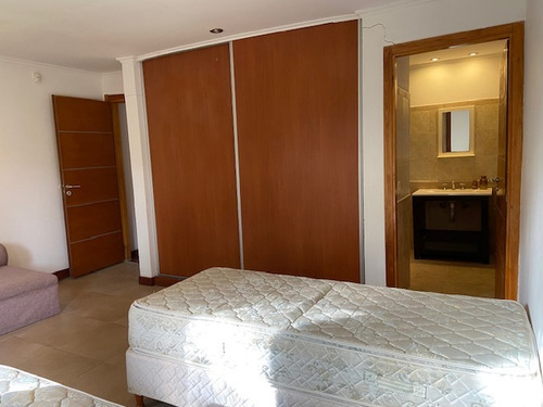 Casa En Venta En Carilo