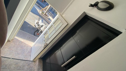 Departamento En Venta - 2 Dormitorios 1 Baño - Cochera - 77mts2 - Quilmes