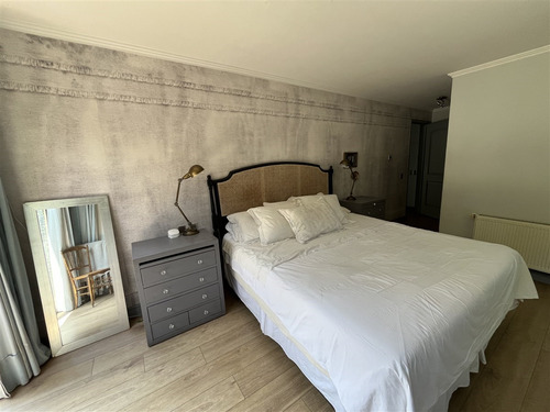 Casa En Arriendo De 5 Dorm. En Lo Barnechea