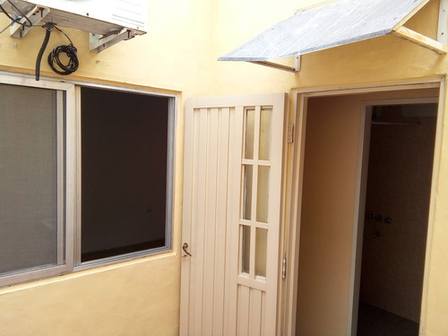 Alquiler De Dpto Ph 2 Ambientes Con Patio, Sin Expensas, Pb