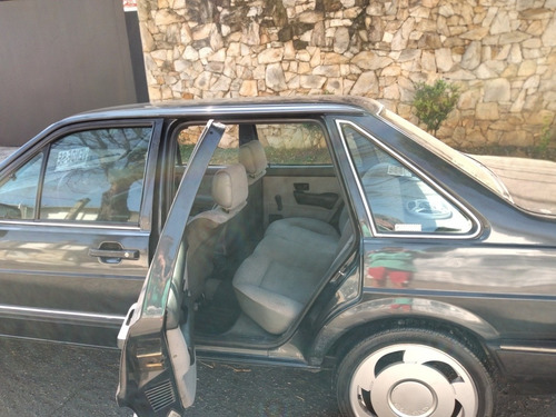 Volkswagen Santana 2000 2.0 4p