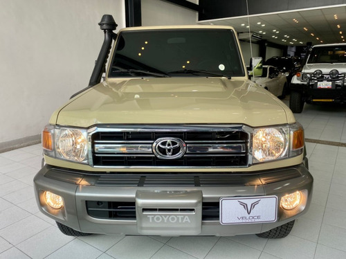 Imagen 2 de 13 de Toyota Land Cruiser Hembrita Sincronico 4x4