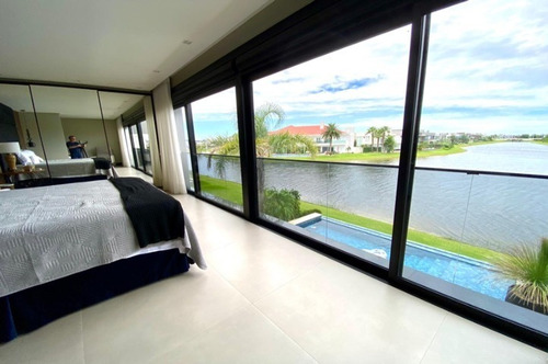 Imagem 13 de 30 de Casa À Venda Em Xangri-lá - Ca01378 - 69437034