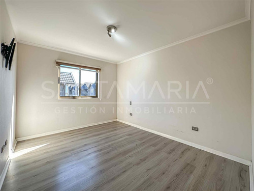 Casa En Venta De 3 Dorm. En Concepción